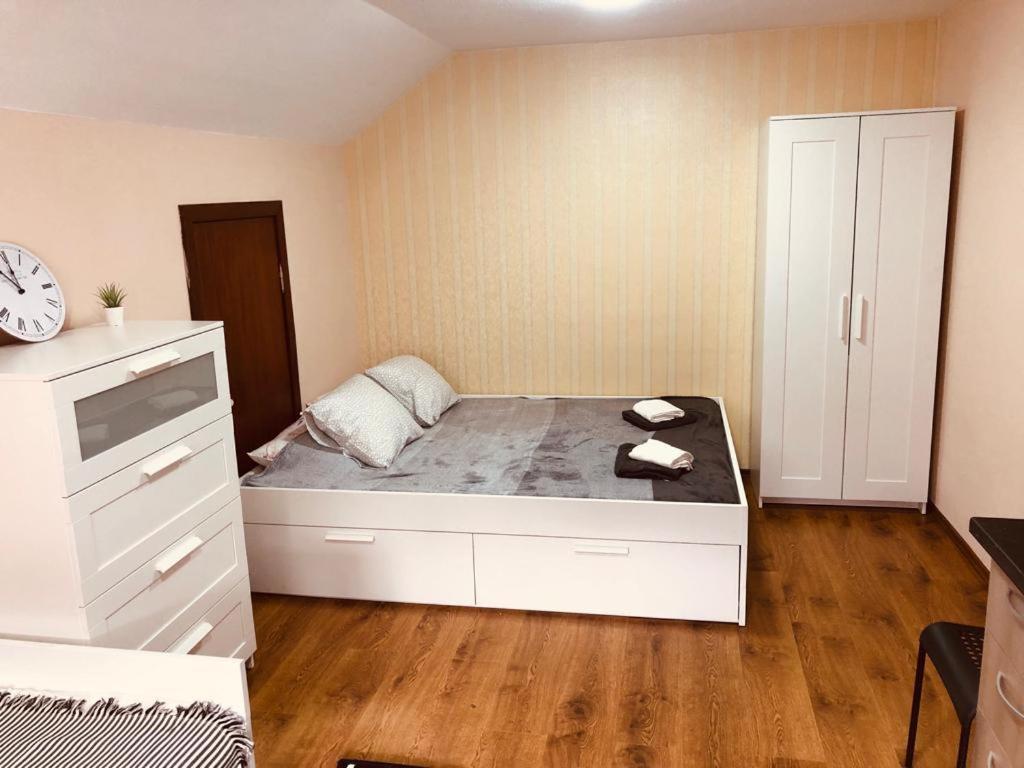 Modern Studio Apartment Oradea Exteriör bild